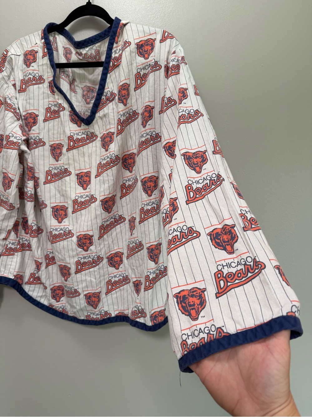Chicago Bears Print Pullover with Navy Trim